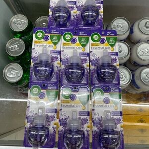 Air Wick Essential Oils refills lavender & chamomile lasts 60 days .67 fl oz NWT